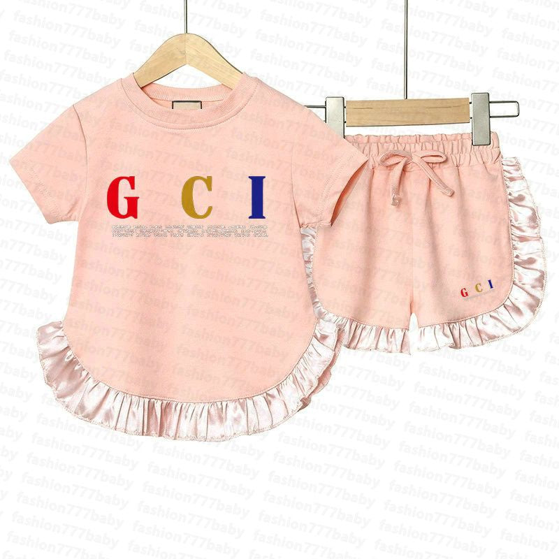 Neuer Stil Sommerdesigner Kinder Kleidung Sets T-Shirt Hosen Set Branddruck Kurzärmelige Spitze Kinder 2 Stück Baumwolle Baby Mädchen Mode Mädchen Kinderkleidung