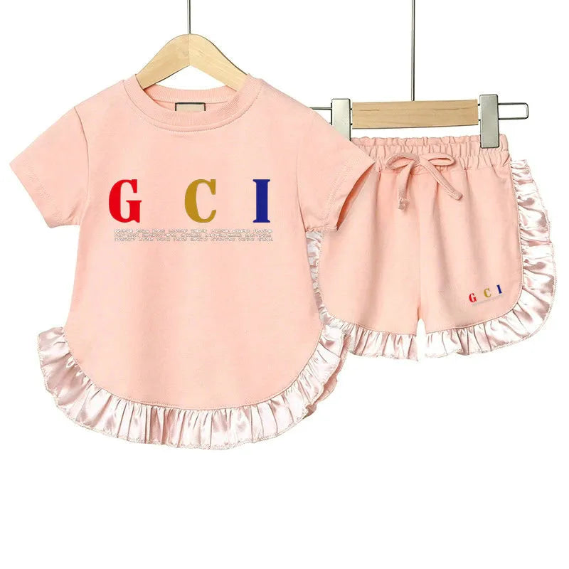 Neuer Stil Sommerdesigner Kinder Kleidung Sets T-Shirt Hosen Set Branddruck Kurzärmelige Spitze Kinder 2 Stück Baumwolle Baby Mädchen Mode Mädchen Kinderkleidung